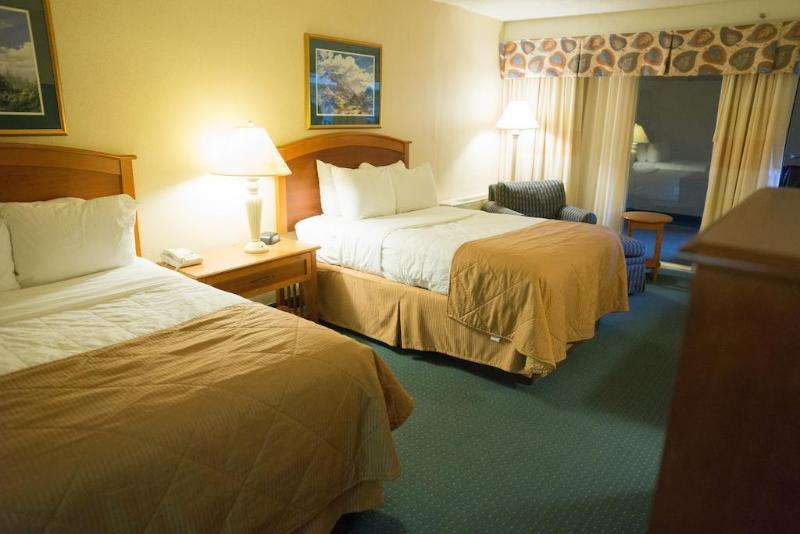 Days Inn By Wyndham Cedar Falls- University Plaza Buitenkant foto