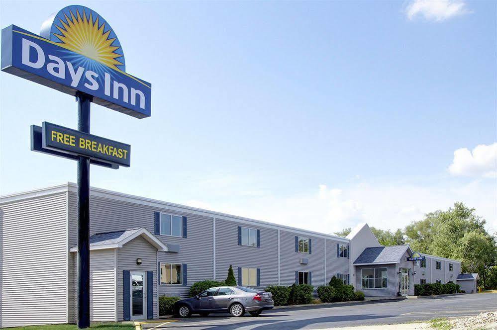 Days Inn By Wyndham Cedar Falls- University Plaza Buitenkant foto